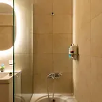 Stylish 3 Bedrooms With Balcony In Szaloniki