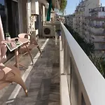 Stylish 3 Bedrooms With Balcony In Apartman Szaloniki