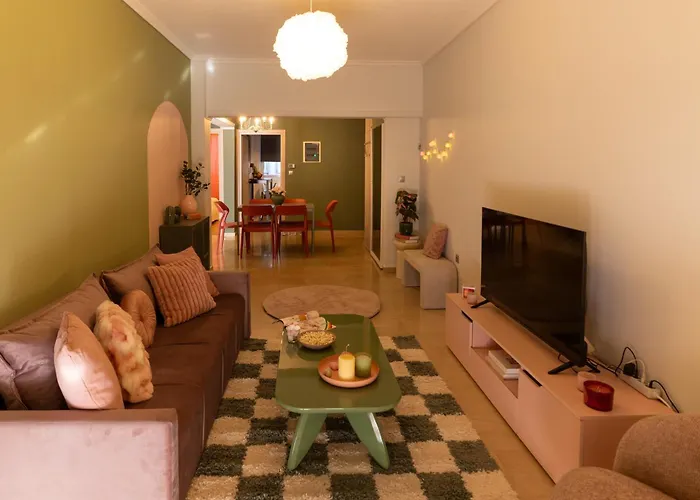 Stylish 3 Bedrooms With Balcony In * Tesalónica