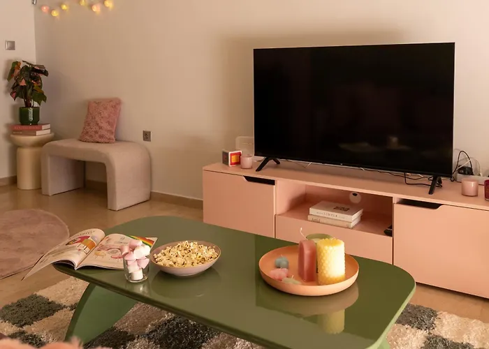Stylish 3 Bedrooms With Balcony In Tesalónica