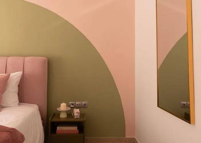 Stylish 3 Bedrooms With Balcony In * Tesalónica