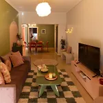 Stylish 3 Bedrooms With Balcony In * Thessaloniki