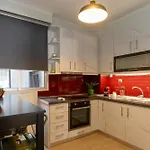 Stylish 3 Bedrooms With Balcony In