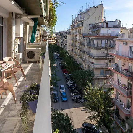 Stylish 3 Bedrooms With Balcony In