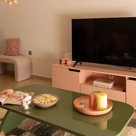 Stylish 3 Bedrooms With Balcony In Selanik