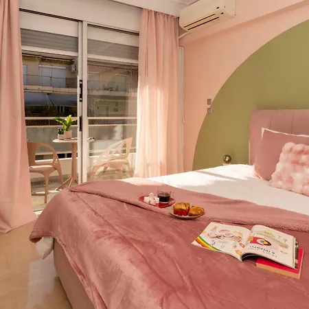 Stylish 3 Bedrooms With Balcony In * Selanik