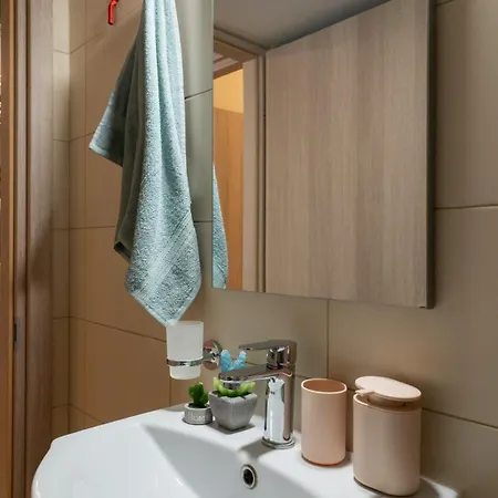 Daire Stylish 3 Bedrooms With Balcony In Selanik