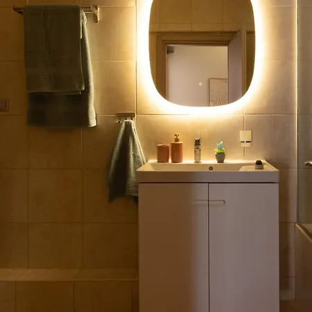 Daire Stylish 3 Bedrooms With Balcony In