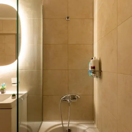 Stylish 3 Bedrooms With Balcony In Selanik