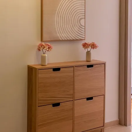 Stylish 3 Bedrooms With Balcony In * Selanik