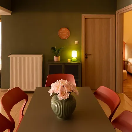 Stylish 3 Bedrooms With Balcony In Selanik