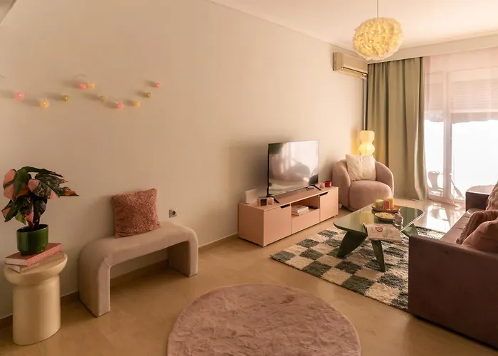 Apartment Stylish 3 Bedrooms With Balcony In Thessaloniki