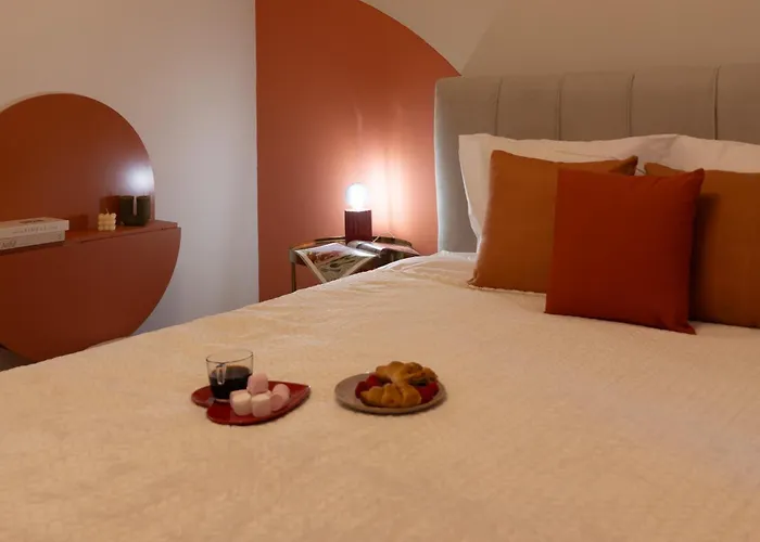 Stylish 3 Bedrooms With Balcony In Soluň
