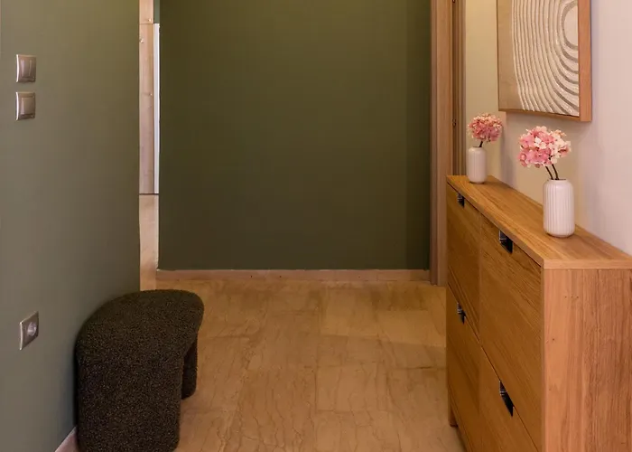 Stylish 3 Bedrooms With Balcony In *