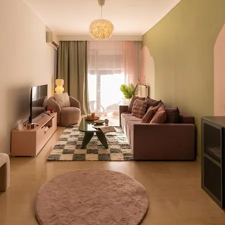 Stylish 3 Bedrooms With Balcony In * Tessalónica