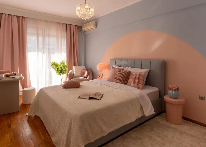 Stylish 3 Bedrooms With Balcony In アパート