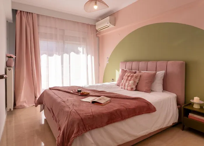 Stylish 3 Bedrooms With Balcony In アパート テッサロニキ