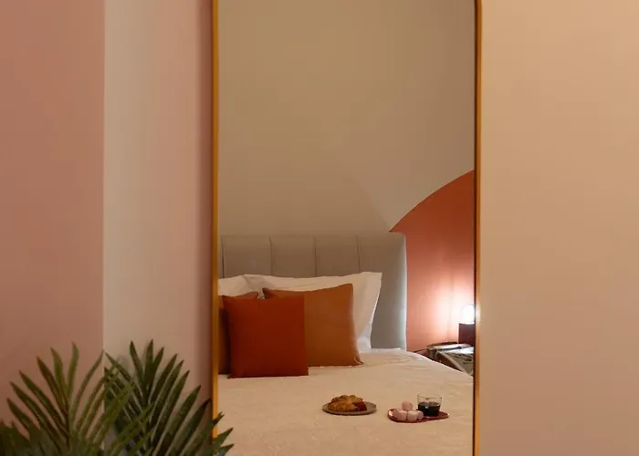 アパート Stylish 3 Bedrooms With Balcony In テッサロニキ