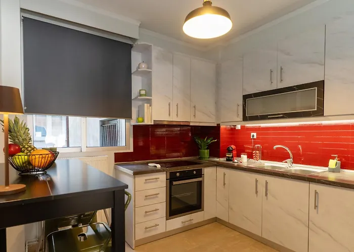 Stylish 3 Bedrooms With Balcony In