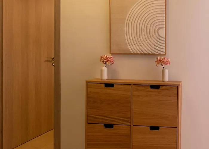 Stylish 3 Bedrooms With Balcony In テッサロニキ