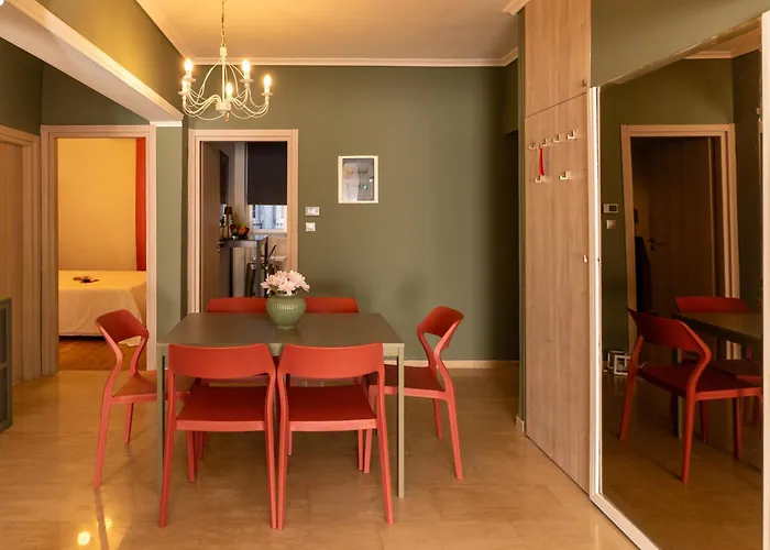 Stylish 3 Bedrooms With Balcony In アパート