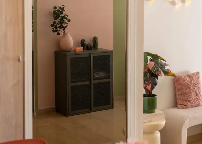 Stylish 3 Bedrooms With Balcony In * テッサロニキ